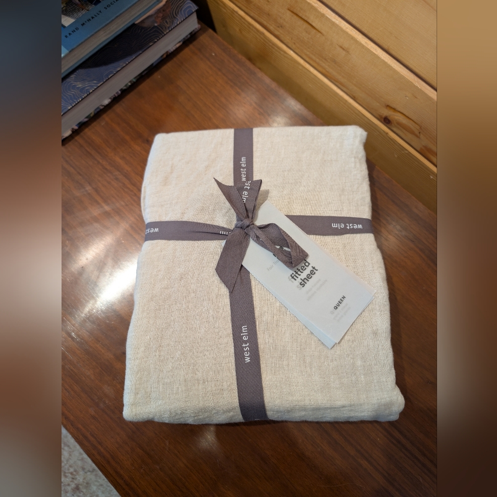 NWT West Elm Queen Linen Fitted Sheet